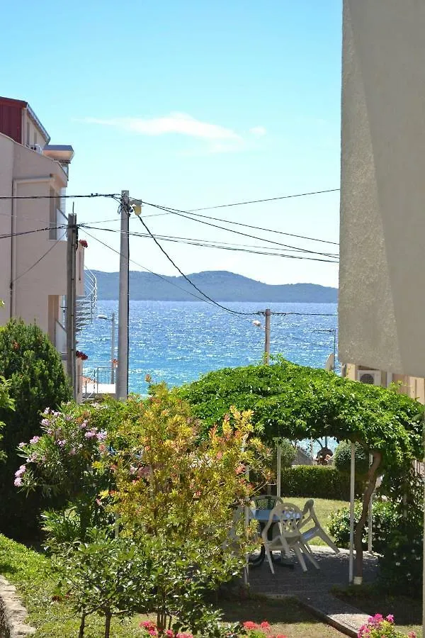 Apartments Zara Guest house