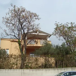 Eja Apartment